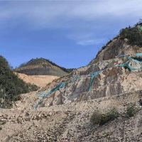 江西一采石場被查重大隱患!擅自改道使運(yùn)輸?shù)缆范钙鲁瑯?biāo) 自查后未整改